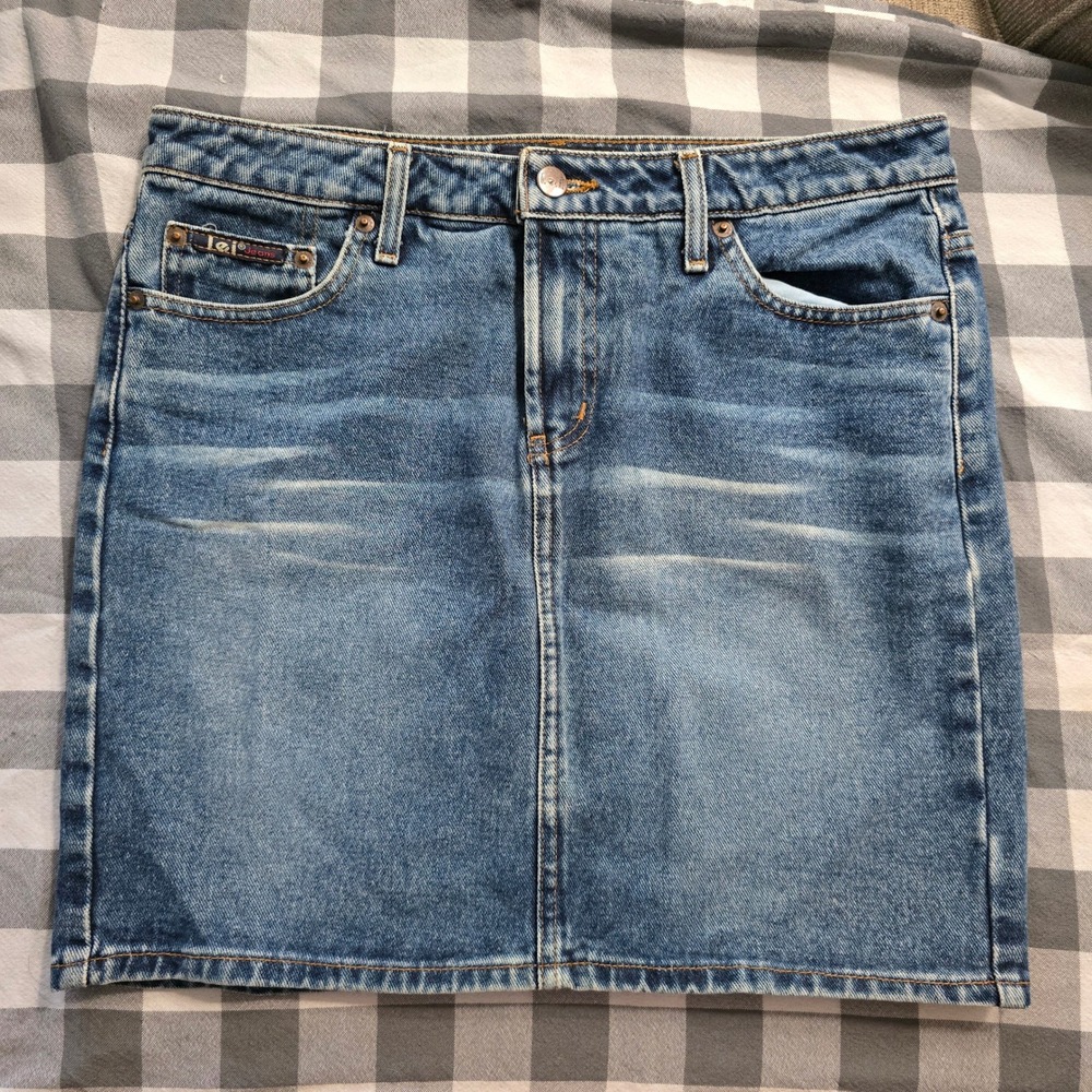 L.E.I. Jeans Size 11 Y2K Denim Mini Skirt Medium Wash Distressed